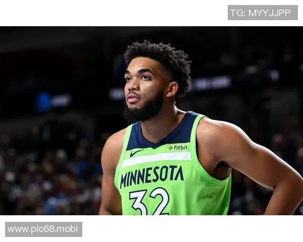 西姆斯全场得到4分15篮板4助攻2封盖，篮板盖帽创赛季新高